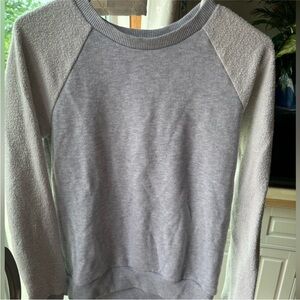 Aerie Crewneck Sweater Comfy Pullover Heather Grey White Soft Sleeve Small